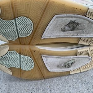 Unisex Jordan 4 Off White (Cream)